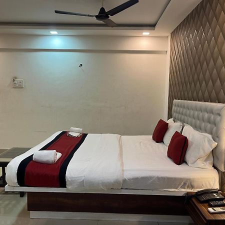 Arsh Executive Inn Dive Εξωτερικό φωτογραφία